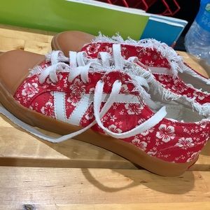 Vans - Women’s Hawaiian print sneakers - Size 7.5 - NWOT